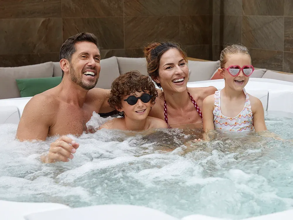 Spa familiar: un jacuzzi para toda la familia - Aquavia Spa