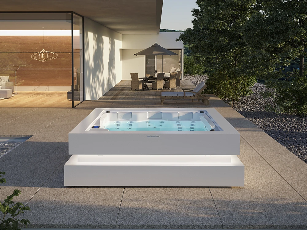 outdoor jacuzzi